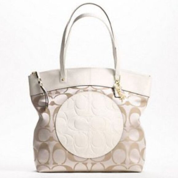 NWT $298 COACH F18335 Laura Signature Light Khaki/White Tote Bag Purse - Picture 1 of 5